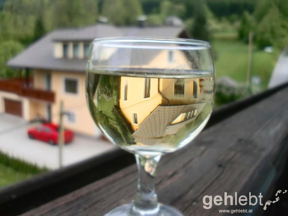 Die Welt steht Kopf in Schwarzau am Gebirge.