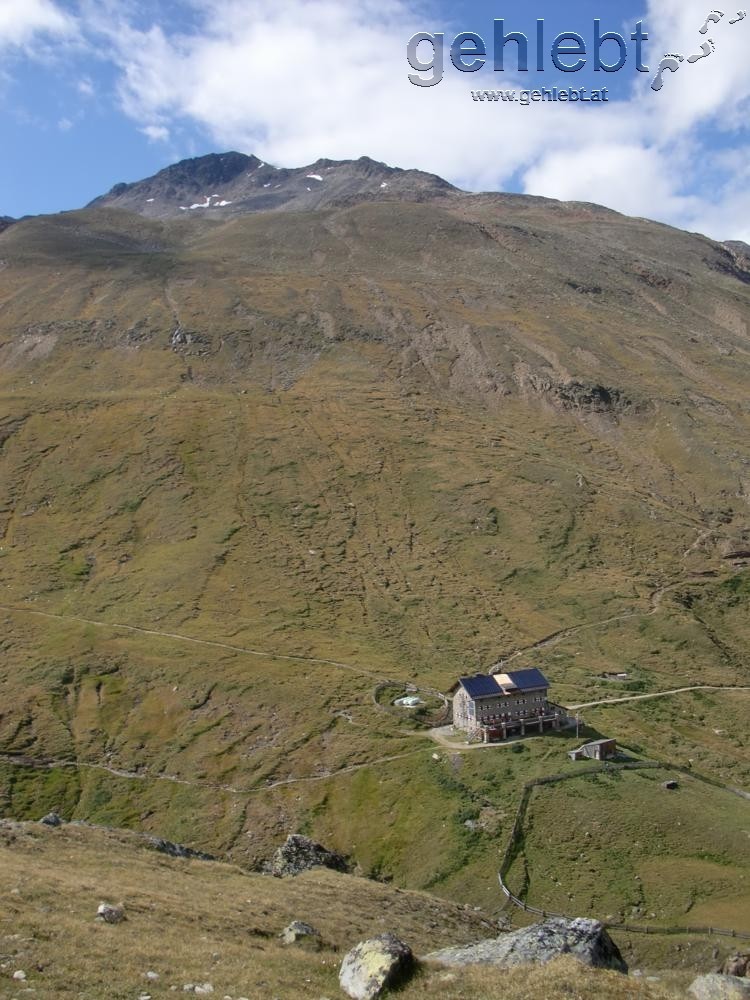 Martin-Busch-Hütte und Kreuzspitze vom Marzellkamm aus gesehen.