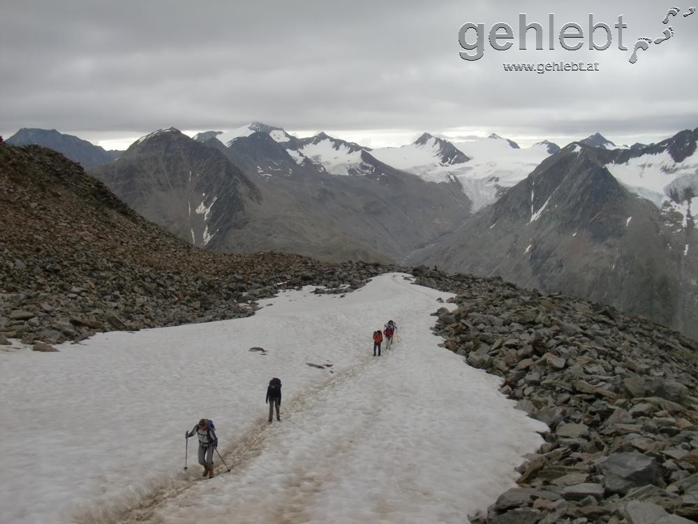 Ein kleines Schneefeld hat sich tapfer gehalten.