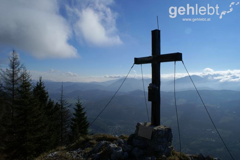 Auch der neumoderne Kyselak war am Gipfel vom Mittagstein.