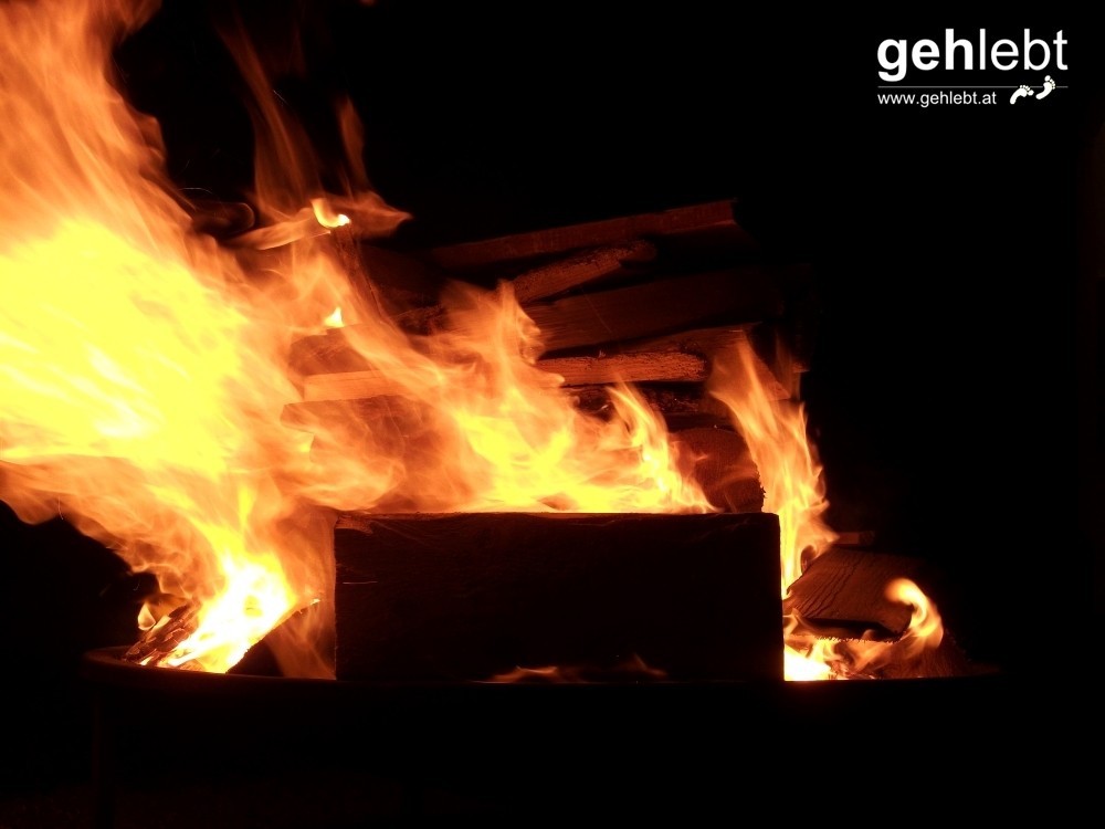 Kremsmünster bei Nacht - Feuer und Flamme