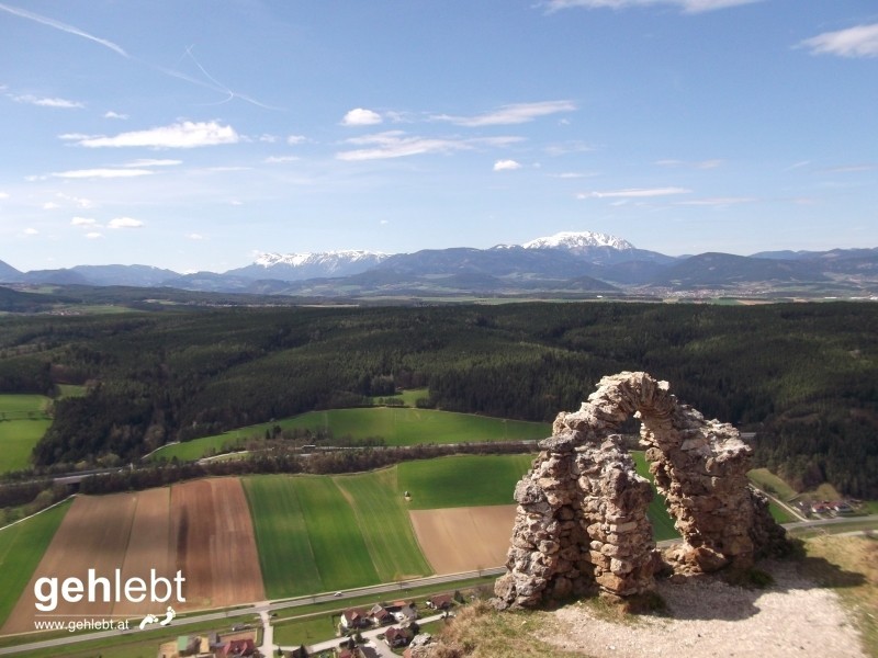 Viele Leute kommen der Aussicht wegen auf den Türkensturz. Ich auch.