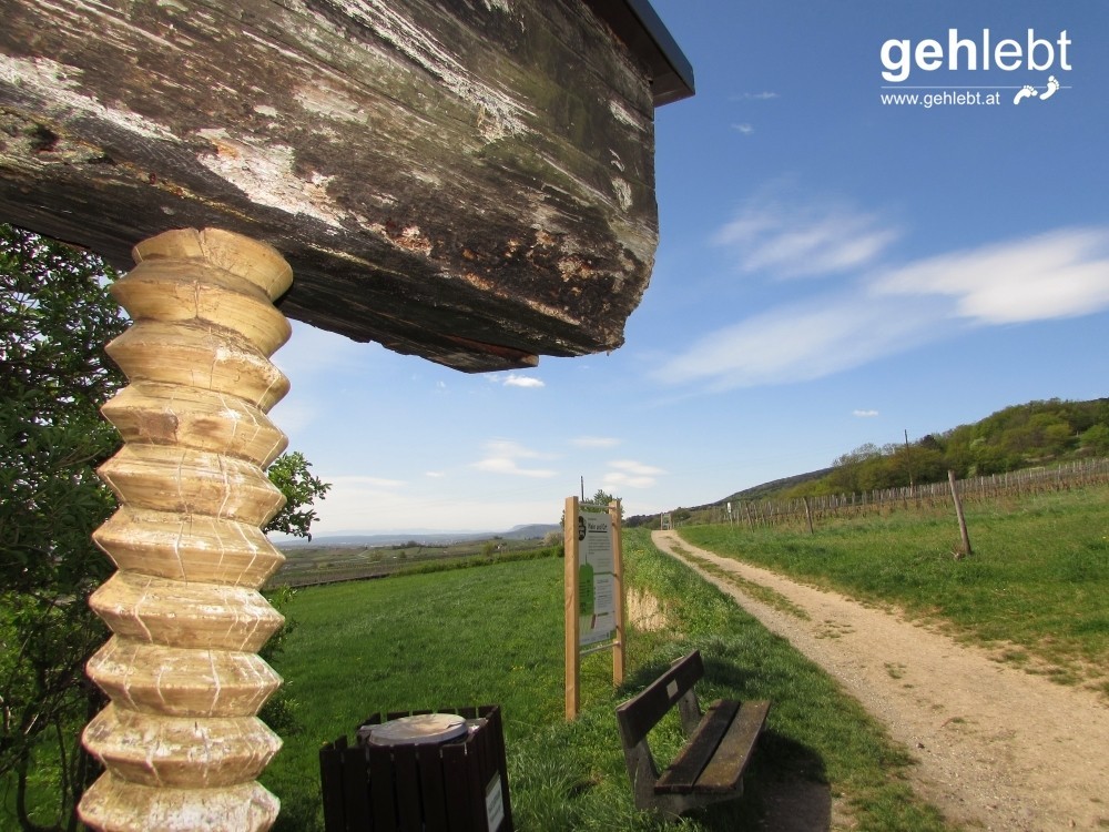 An der alten Weinpresse lässt es sich auch ohne Wein aushalten.