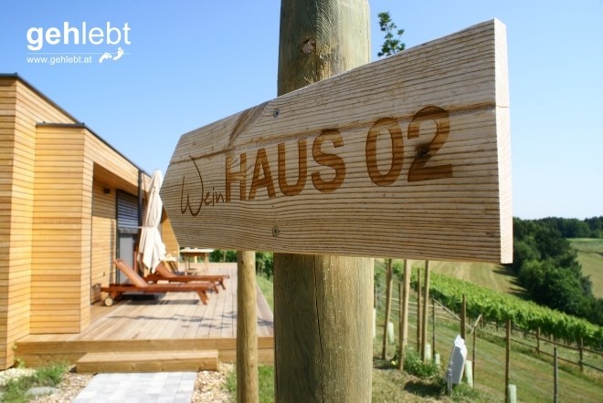 Damit wir nicht auf einmal in ein fremdes Weinhaus einsteigen, sind alle Häuser gekennzeichnet.