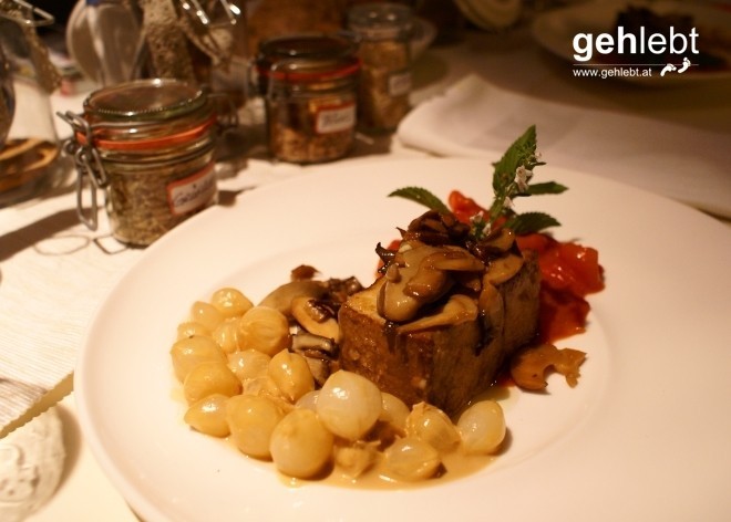 Gang 4 - pfannengerührter Tofu.