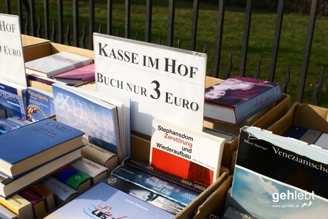Fast hätte ich mir das Buch über den Stephansdom in Berlin gekauft.