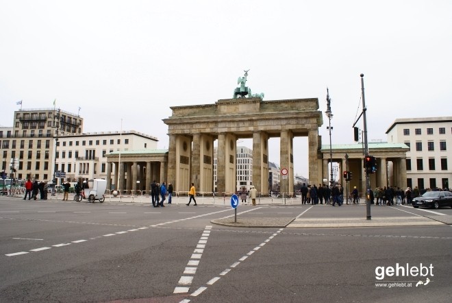 Das Brandenburger Tor musste wegen einer rechtsextremen Demo abgesperrt werden...